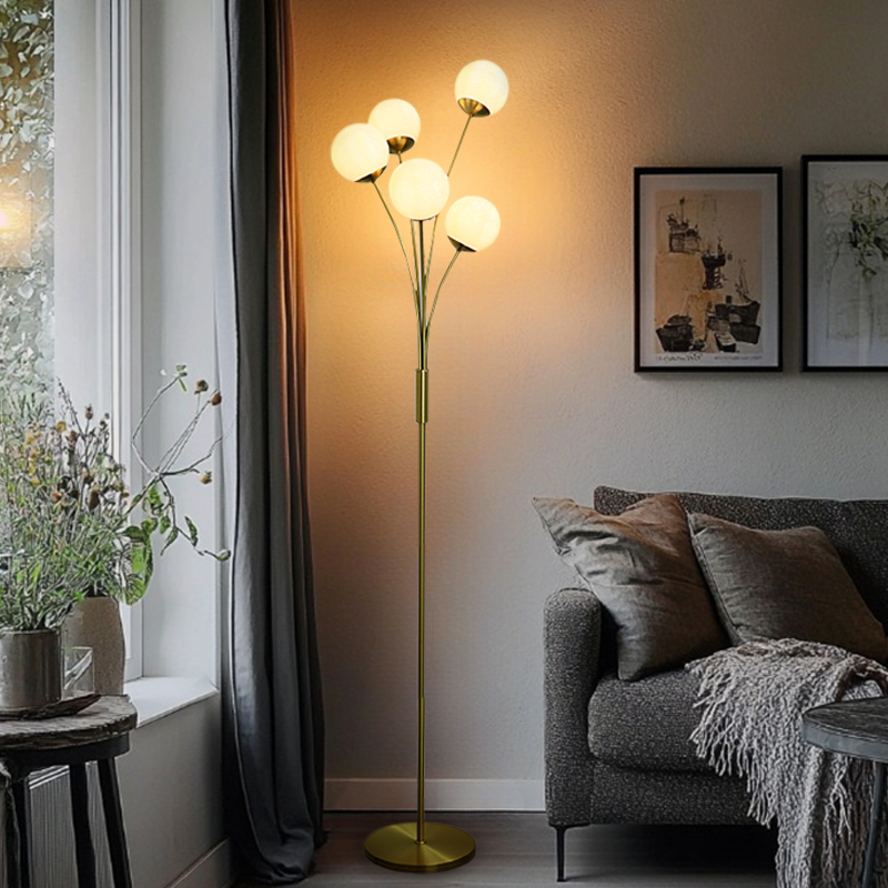 Lampada da terra in ottone design, Stacy, con interruttore