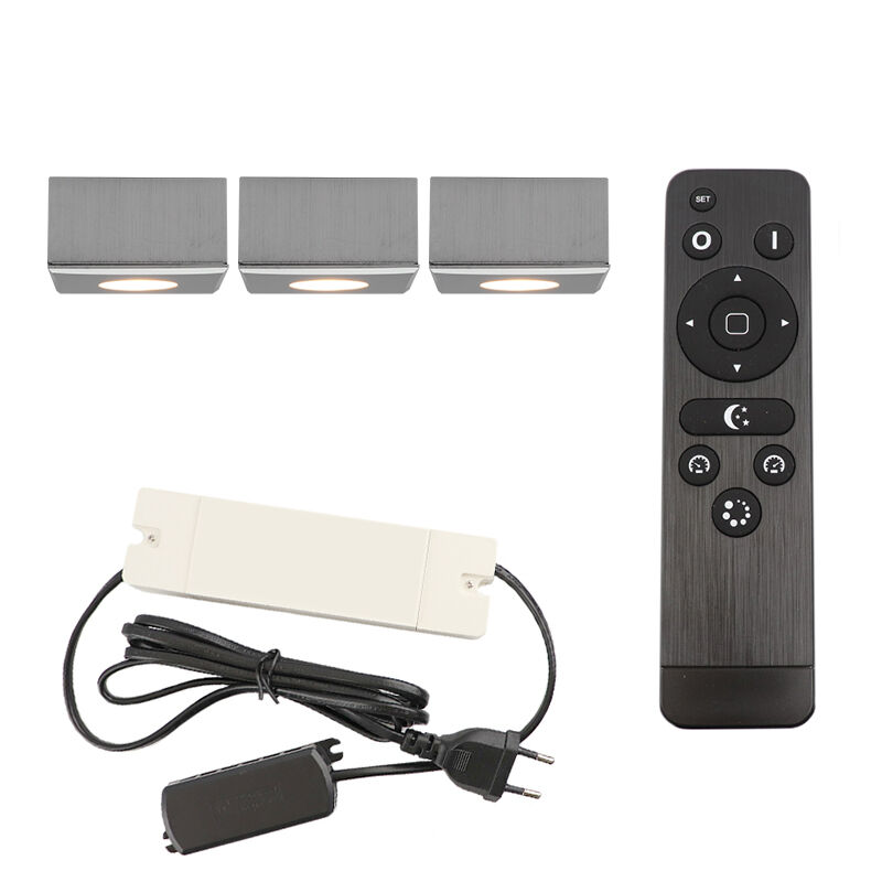 3 faretti da superficie cromati quadrati per veranda Fredo, IP44, con set di connessione e telecomando
