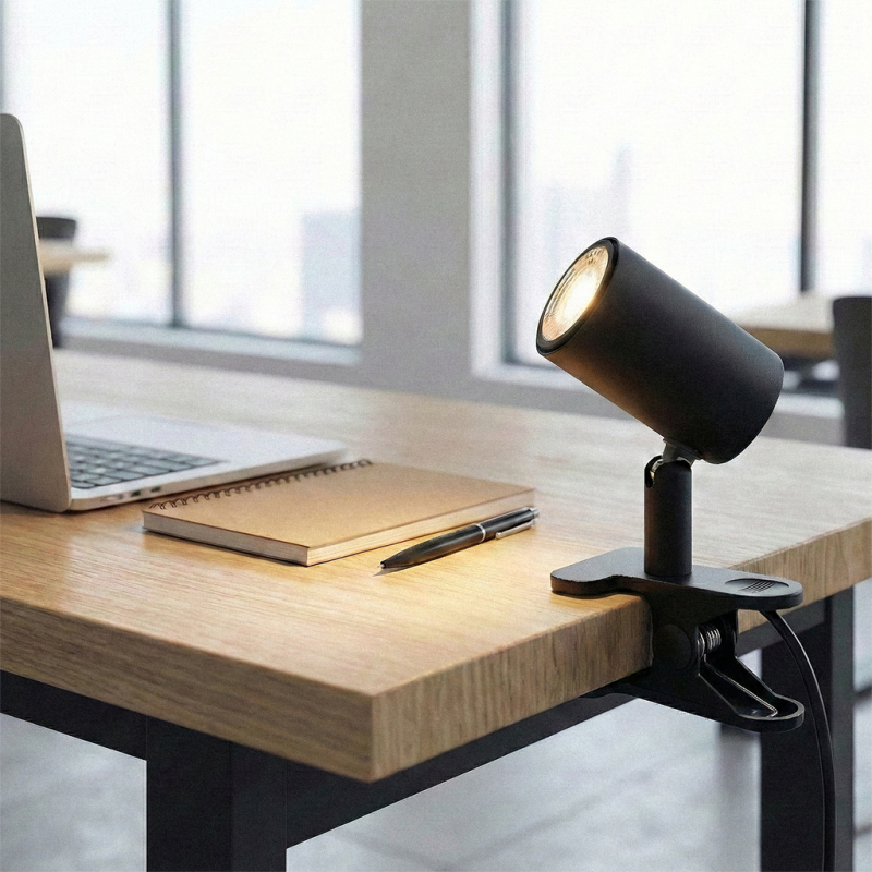 Faretto con pinza nero moderno, Elena, con interruttore Faretto con pinza nero moderno, Elena, con interruttore