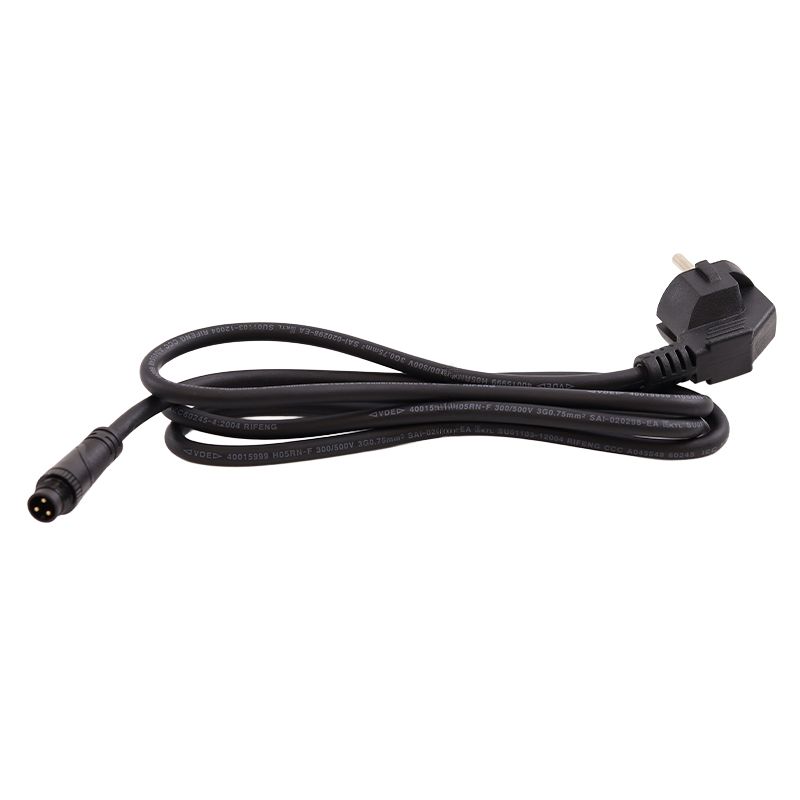 Cavo Olucia Connect maschio da 1,5 m con spina EU Cavo Olucia Connect maschio da 1,5 m con spina EU