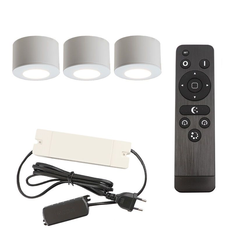 3 faretti da superficie bianchi tondi per veranda Vasso, IP44, con set di connessione e telecomando 3 faretti da superficie bianchi tondi per veranda Vasso, IP44, con set di connessione e telecomando