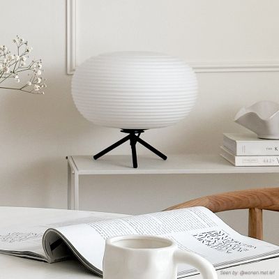 Lampada da tavolo bianca moderna, Davide, con interruttore