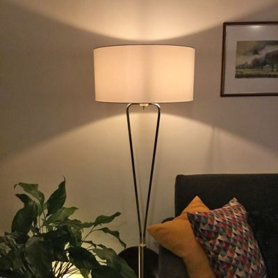 Lampada da terra classica in ottone, Lola, con interruttore