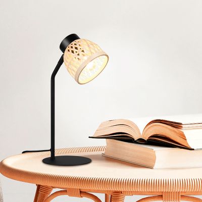 Lampada da tavolo in rattan marrone, Laut, con interruttore