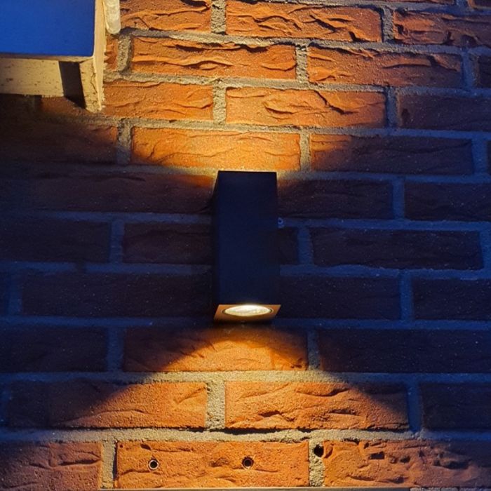 Lampada da esterno nera moderna, Corella, IP44