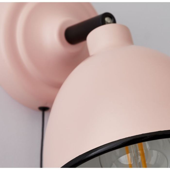 Faretto da parete rosa classico, Anouk, con interruttore a strappo