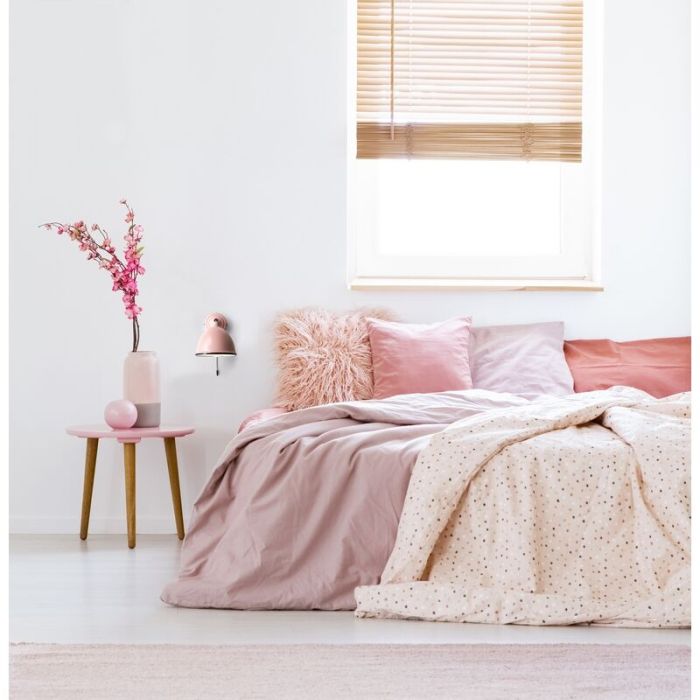 Faretto da parete rosa classico, Anouk, con interruttore a strappo