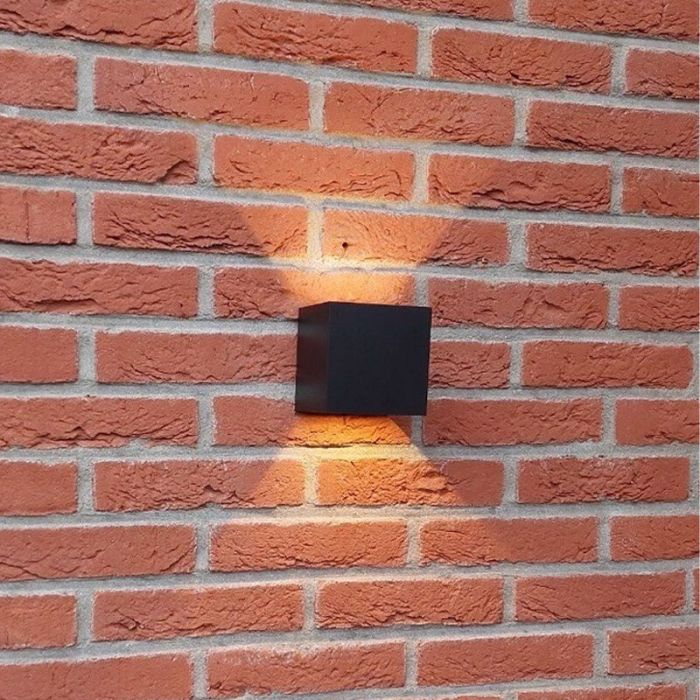 Lampada da parete up down nera in alluminio, Dion, 7W, dim to warm LED, IP65