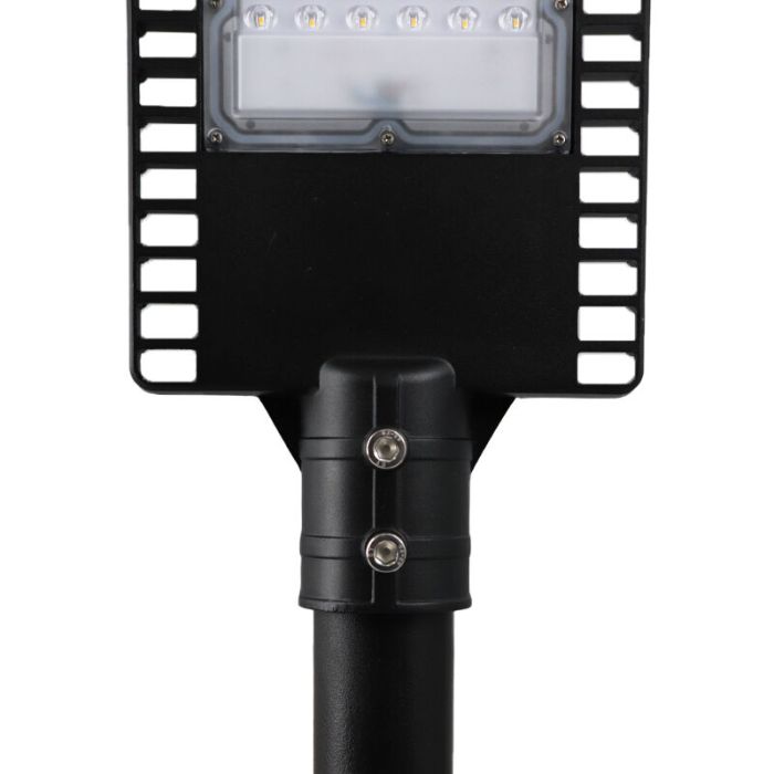 Bisolux lampione stradale LED Garry, 90W, 6000K, garanzia di 5 anni